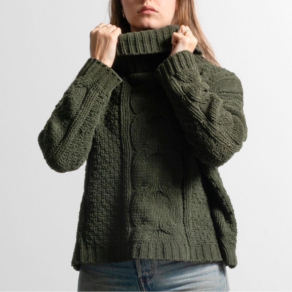 Emerald Chenille Cable Knit Turtleneck